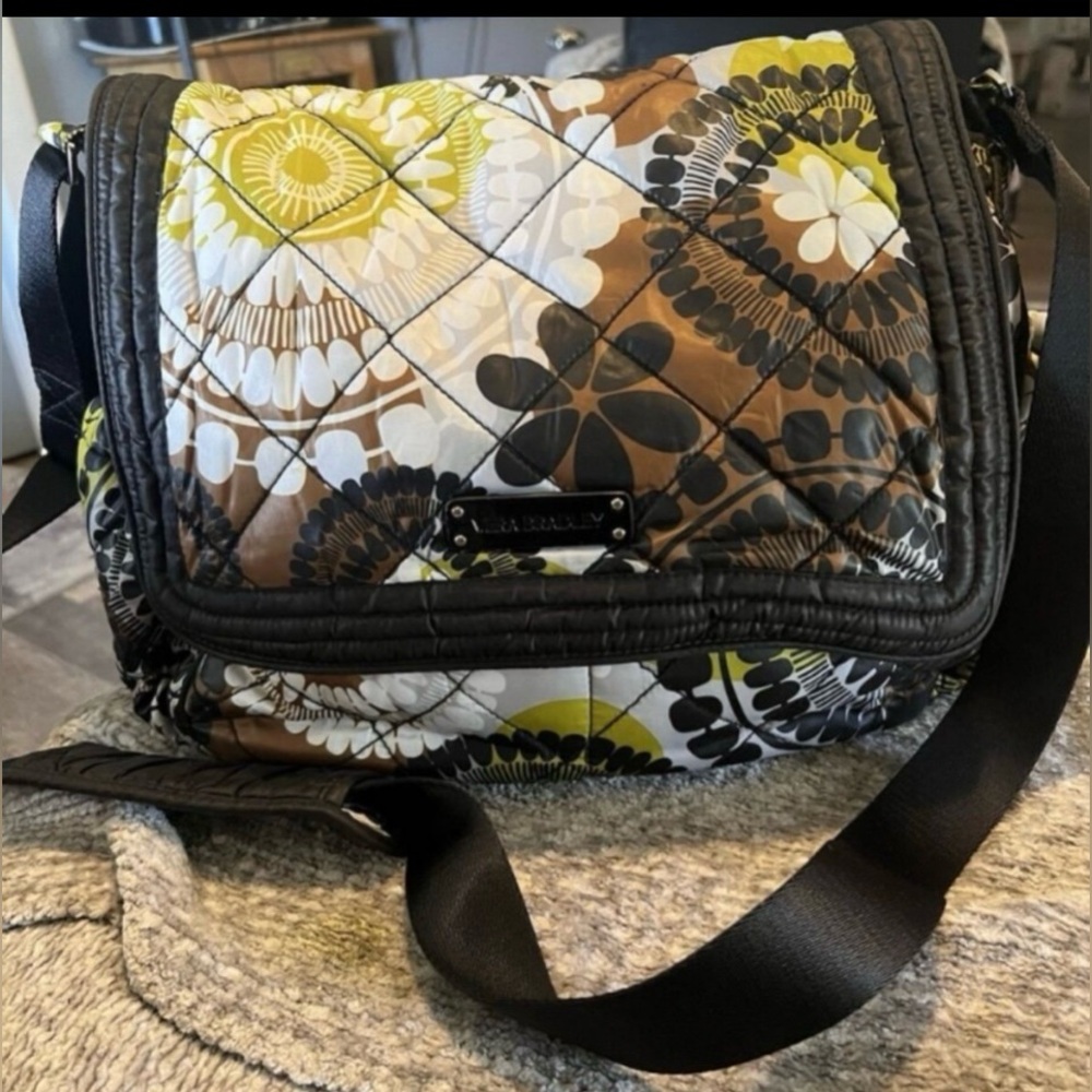 EUC Vera Bradley Women's Laptop, Messenger Crossbody Bag, Magnetic Closure
